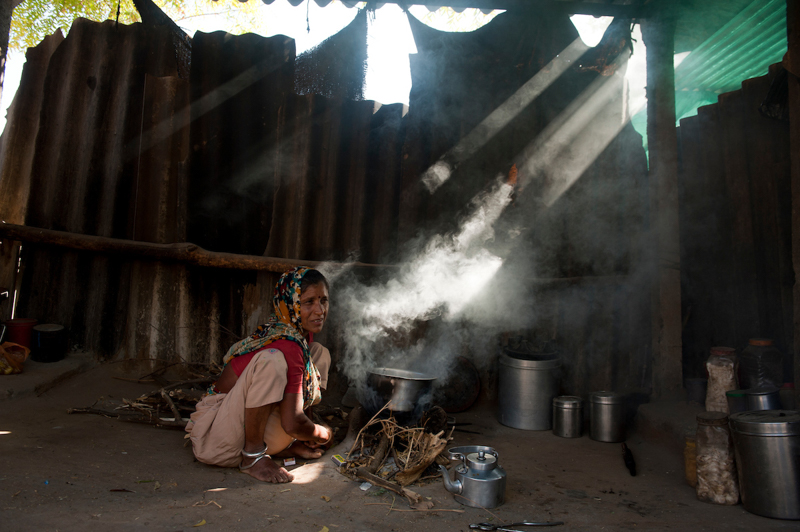 http://cleancookstoves.org/images/data/IMAGE/photo/000/000/620-2.JPG